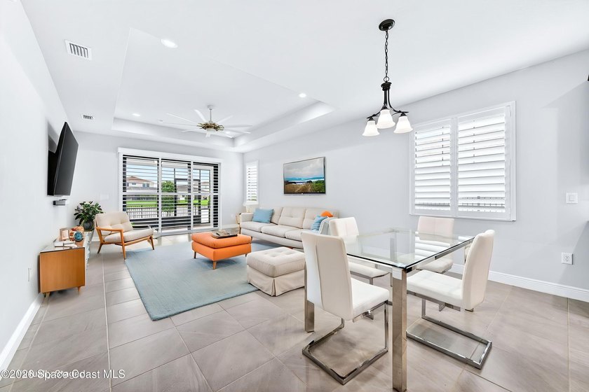 PANGEA PARK LAKEFRONT GEM IN WEST VIERA! Stunning 4-bedroom, 2 - photo 4