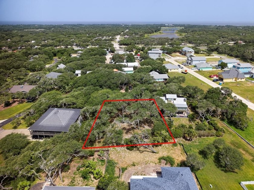 A stunning property located in a desirable waterfront community - photo 5