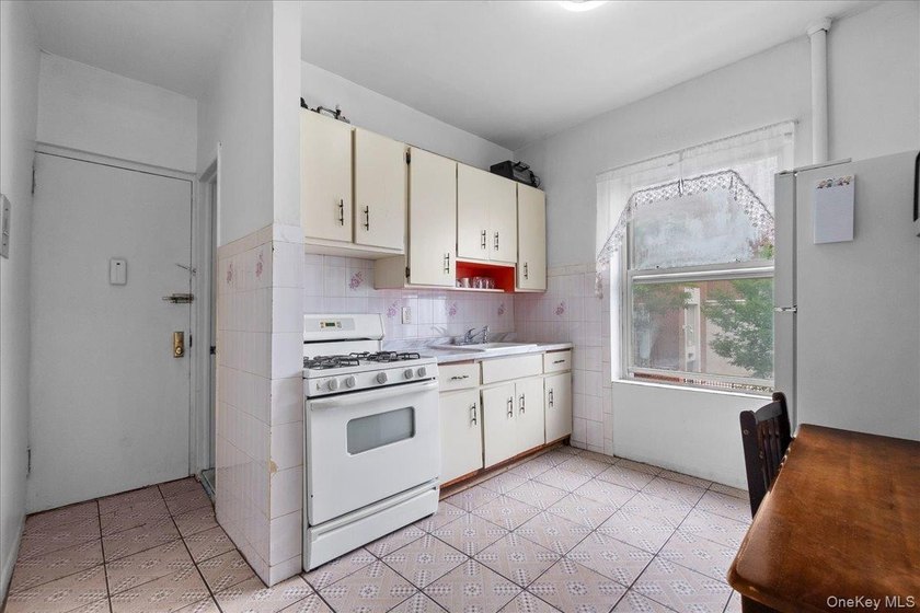 PRICE REDUCTION - NOW $1,999,000. Seller is taking offers - photo 5