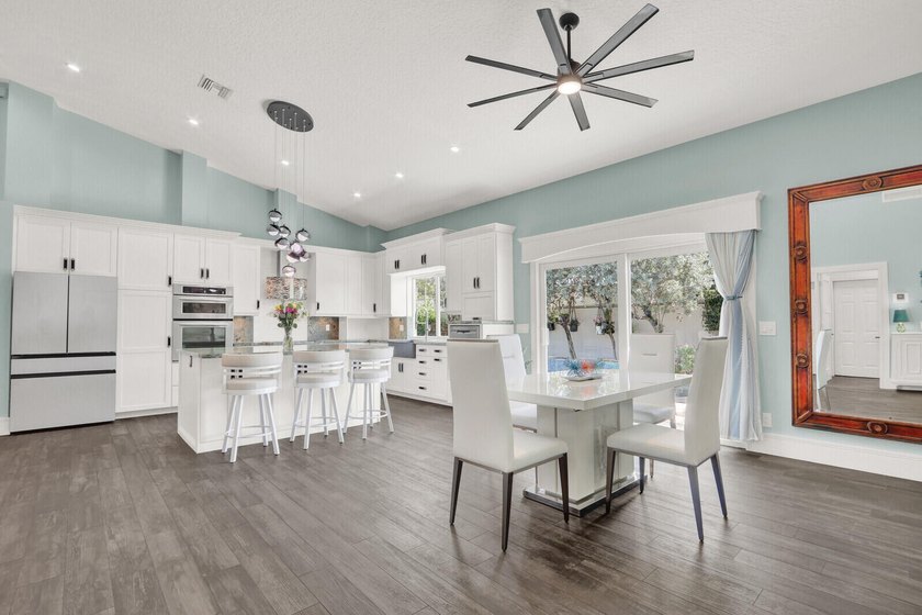 Experience the charm of a Key West-inspired retreat in the heart - photo 13