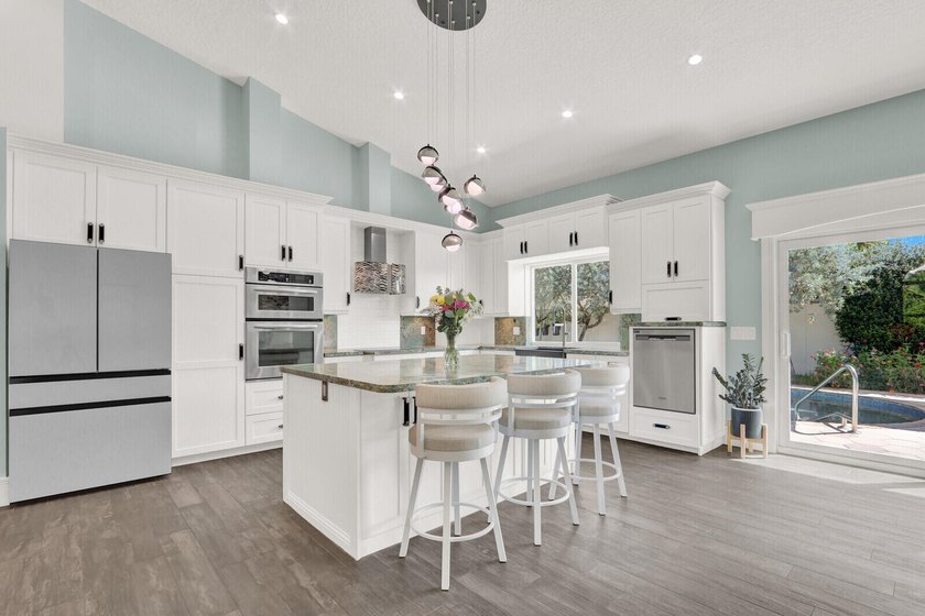 Experience the charm of a Key West-inspired retreat in the heart - photo 15