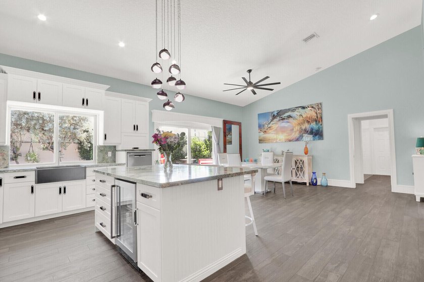 Experience the charm of a Key West-inspired retreat in the heart - photo 16