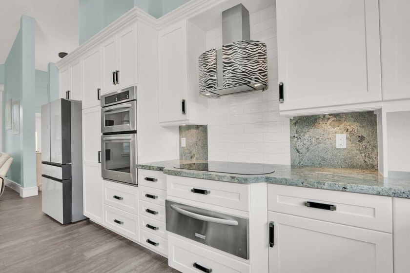 Experience the charm of a Key West-inspired retreat in the heart - photo 18