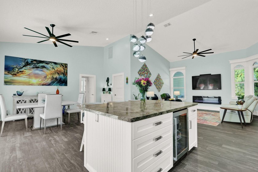 Experience the charm of a Key West-inspired retreat in the heart - photo 19