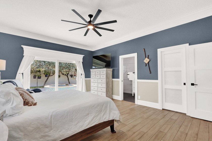 Experience the charm of a Key West-inspired retreat in the heart - photo 23