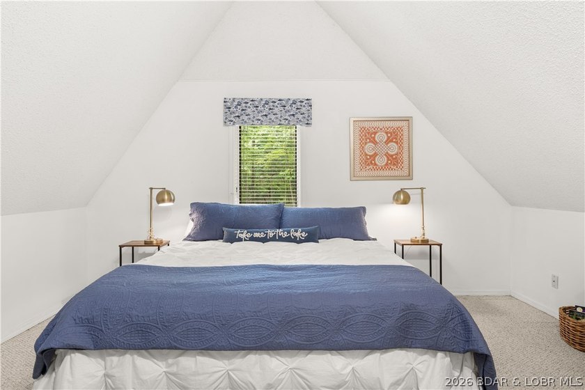 Have you always dreamed of owning a lakefront home? Seize this - photo 18