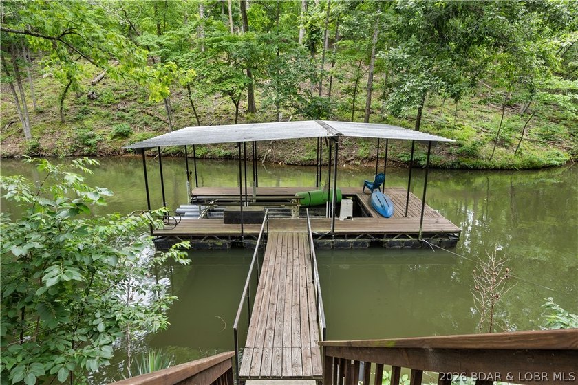 Have you always dreamed of owning a lakefront home? Seize this - photo 31