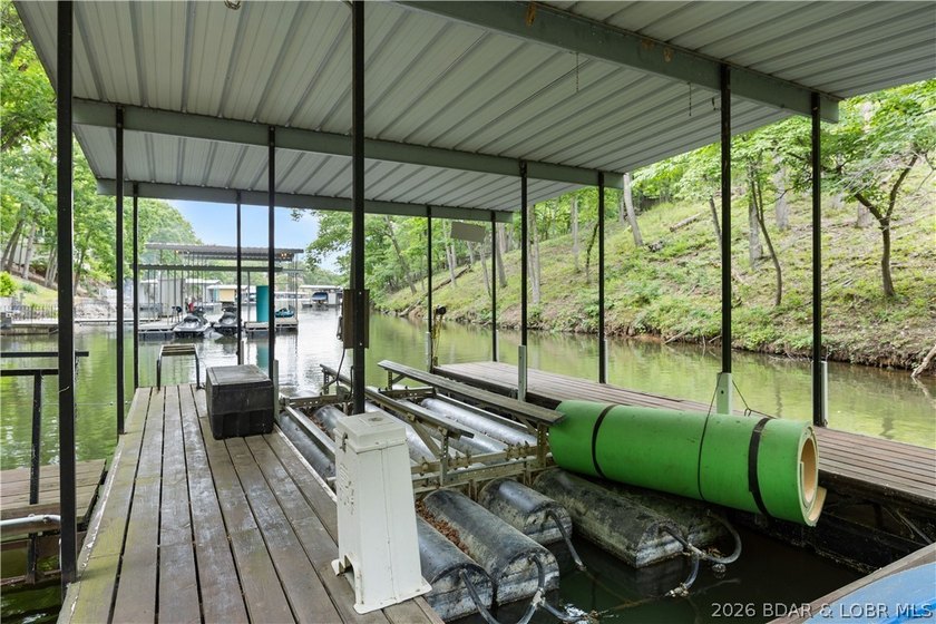 Have you always dreamed of owning a lakefront home? Seize this - photo 32