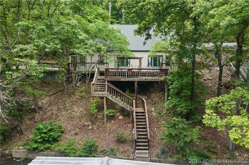 Have you always dreamed of owning a lakefront home? Seize this - photo 34