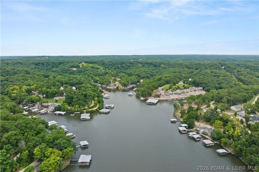Have you always dreamed of owning a lakefront home? Seize this - photo 37
