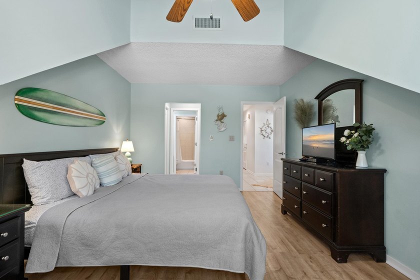 Welcome to this 2-bedroom, 2-bathroom condo in the prestigious - photo 19