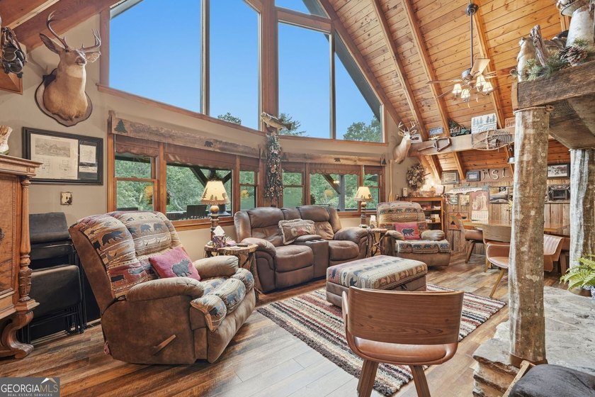 Welcome to your own private mountain retreat where you truly can - photo 20