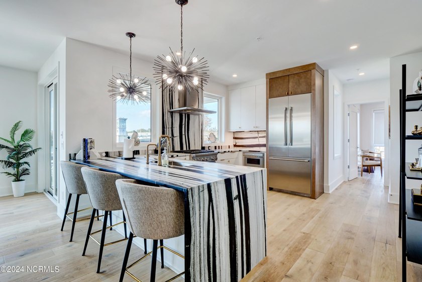 Experience modern waterfront luxury with some of the most - photo 20