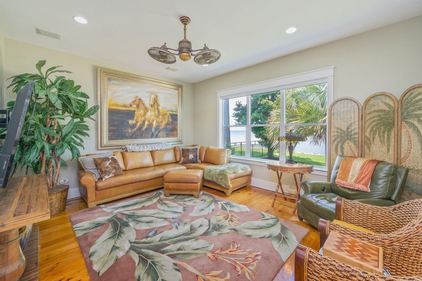This pristine coastal retreat in Driftwood Estates is placed on - photo 21