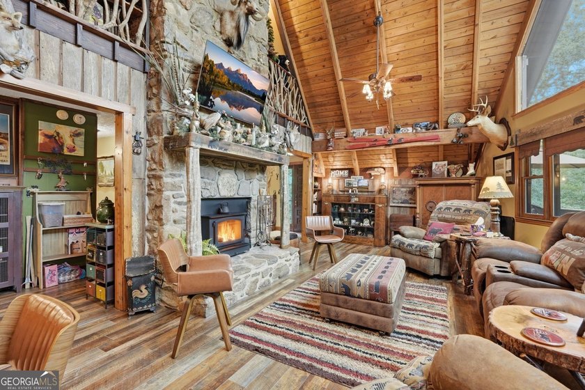 Welcome to your own private mountain retreat where you truly can - photo 21