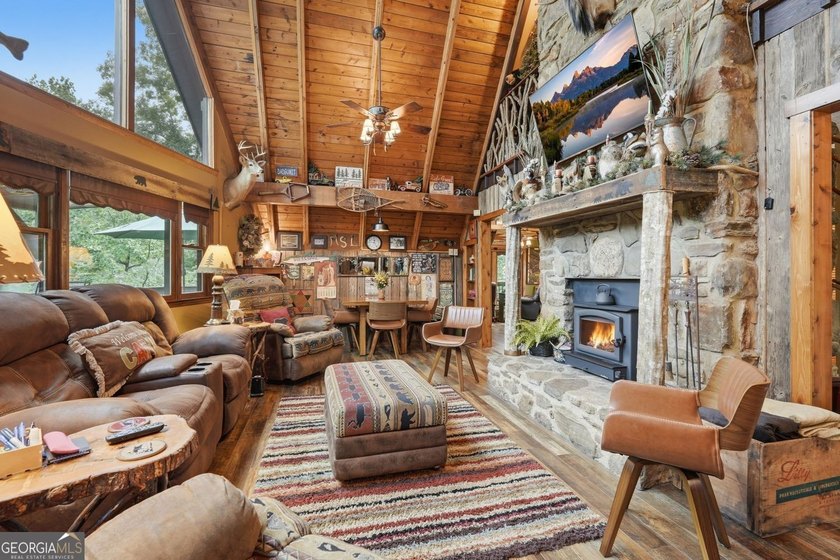 Welcome to your own private mountain retreat where you truly can - photo 23