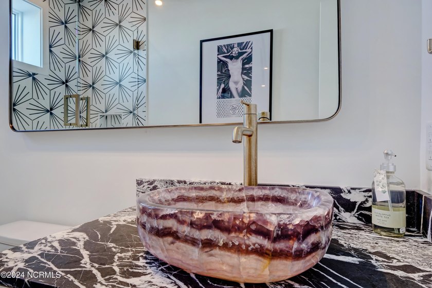 Experience modern waterfront luxury with some of the most - photo 26