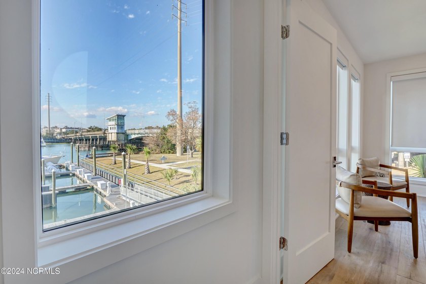 Experience modern waterfront luxury with some of the most - photo 30