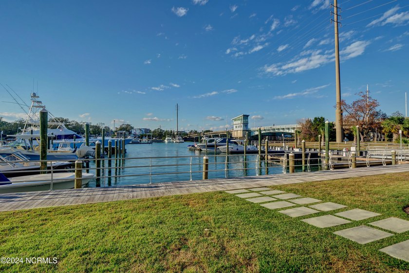 Experience modern waterfront luxury with some of the most - photo 47
