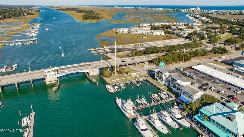 Experience modern waterfront luxury with some of the most - photo 50