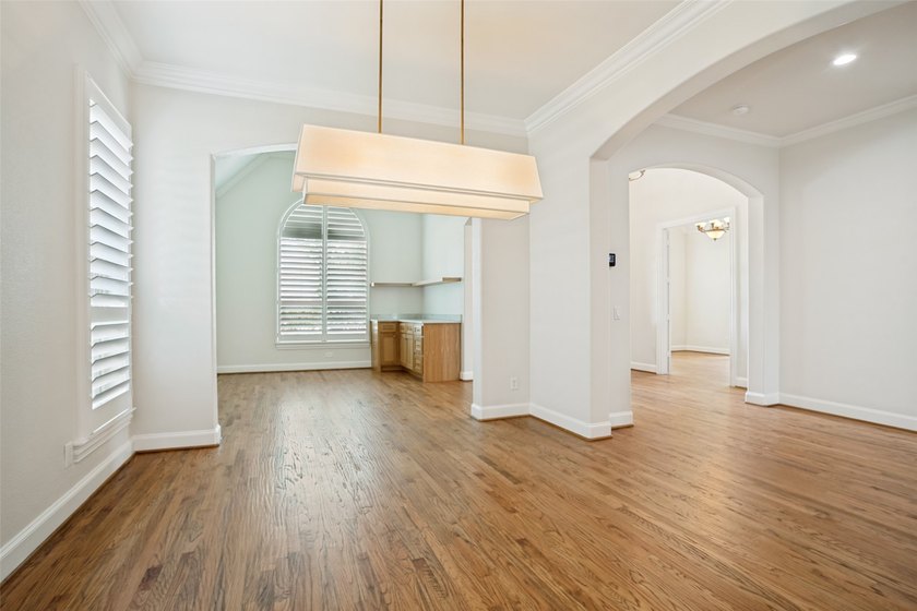 Welcome home to this stunning, move-in ready Huntington home - photo 7