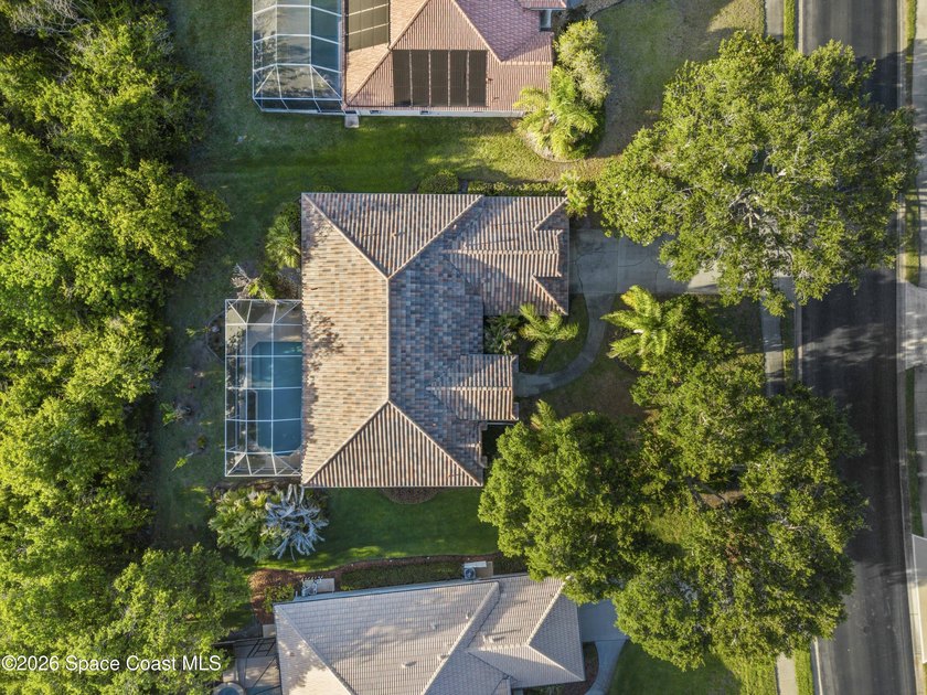 Resort-style living awaits in the gated community of Baytree! - photo 2