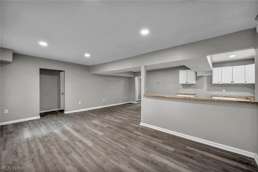 Welcome to this beautifully updated 3-bedroom, 2-bathroom home - photo 10