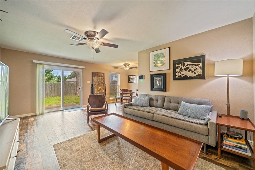 Single-story, updated, and move-in ready; 2309 Manitoba Dr - photo 4