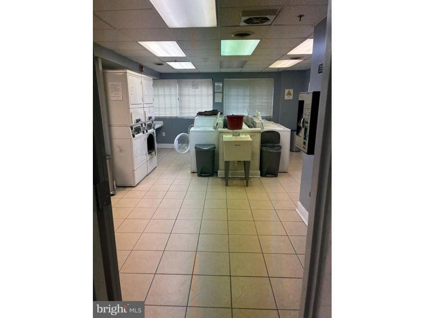 ALL UTILITIES INCLUDED in this beautiful one-bedroom, one-bath - photo 10