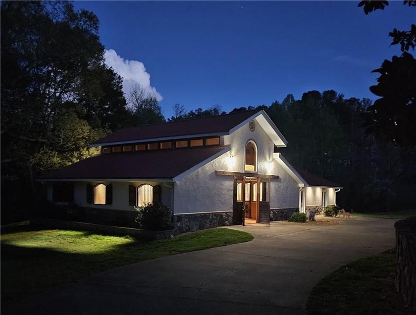 CHEROKEE COUNTY 19.9 ACRE COUNTRY ESTATE/HORSE FARM!! Nestled in - photo 6