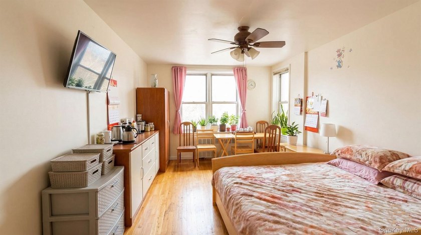 4107 Bowne St 3F - photo 7