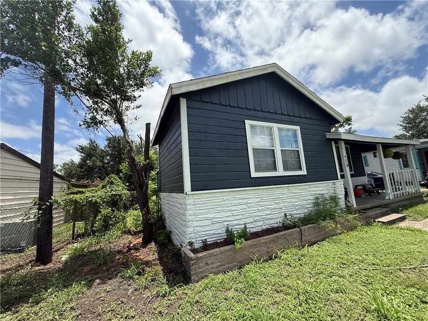 Occupied property on a month to month lease but can do an - photo 3