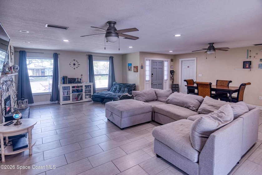 Discover the Florida lifestyle you've been dreaming of! Located - photo 8