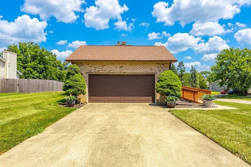 Welcome home to this charming brick ranch situated on a - photo 5