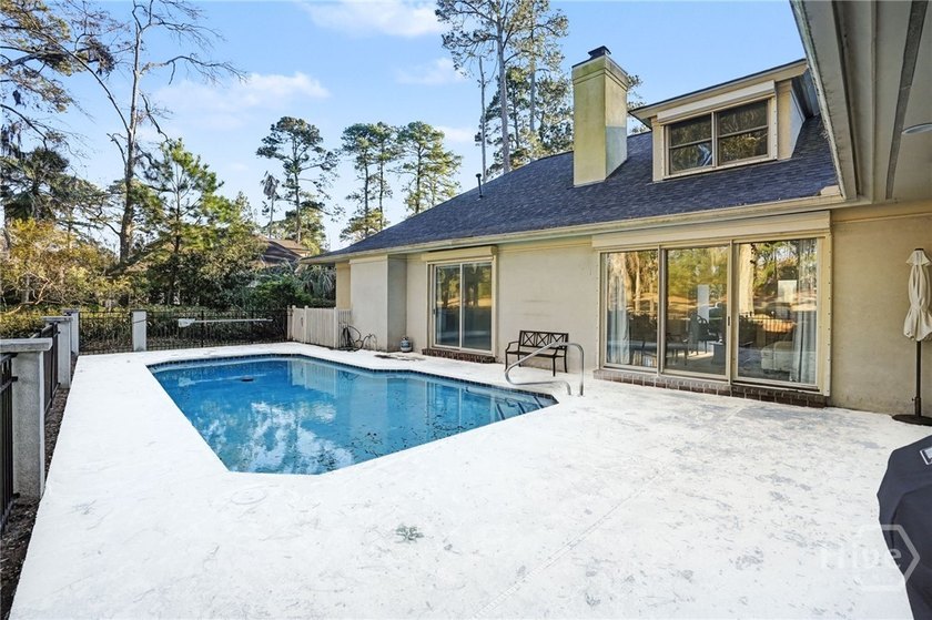 Wonderfully maintained 4-bedroom, 4.5 bath home on quiet - photo 36