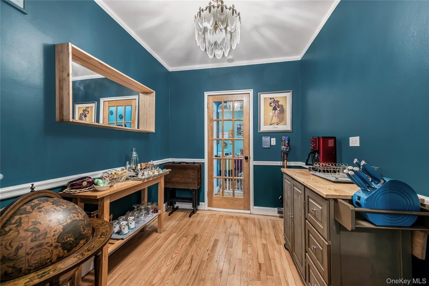 Step into this well designed 1 bed, 1 bath home with hardwood - photo 7