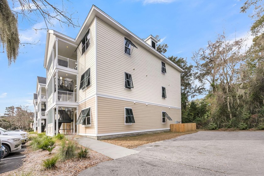 Welcome to your Dream Home in Indigo Hall! Experience modern - photo 22