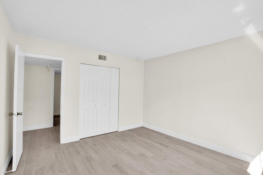 CALLING ALL INVESTORS !!! BRAND NEW renovated two bedrooms /two - photo 13