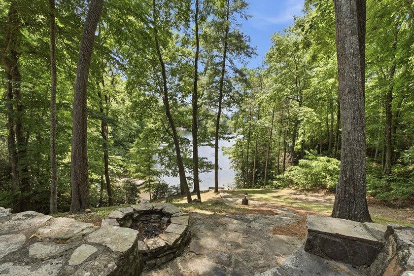 A classic mountain sanctuary nestled within the exclusive Bear - photo 18