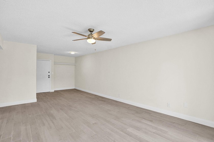 CALLING ALL INVESTORS !!! BRAND NEW renovated two bedrooms /two - photo 26