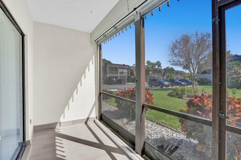 CALLING ALL INVESTORS !!! BRAND NEW renovated two bedrooms /two - photo 32