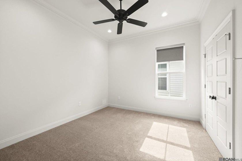 Experience exceptional design and craftsmanship in this modern - photo 16