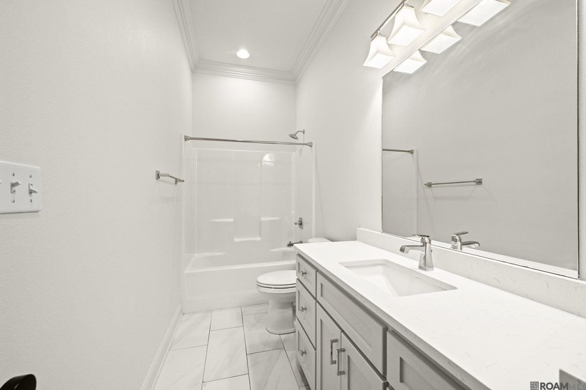 Experience exceptional design and craftsmanship in this modern - photo 17