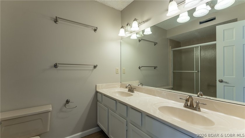 Opportunity to have a 6 bedroom condo is RARE! 6 bedrooms &amp; 3 - photo 18