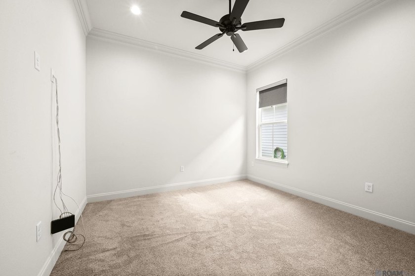 Experience exceptional design and craftsmanship in this modern - photo 18