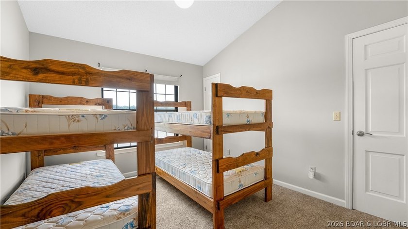Opportunity to have a 6 bedroom condo is RARE! 6 bedrooms &amp; 3 - photo 20
