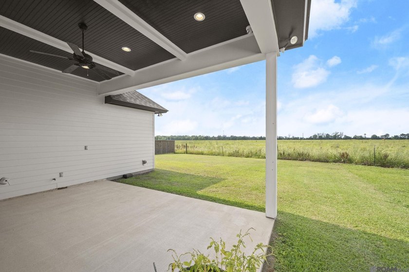 Experience exceptional design and craftsmanship in this modern - photo 23