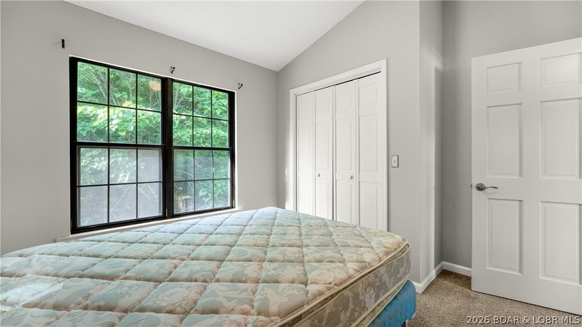 Opportunity to have a 6 bedroom condo is RARE! 6 bedrooms &amp; 3 - photo 36