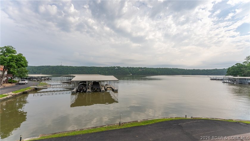 Opportunity to have a 6 bedroom condo is RARE! 6 bedrooms &amp; 3 - photo 39