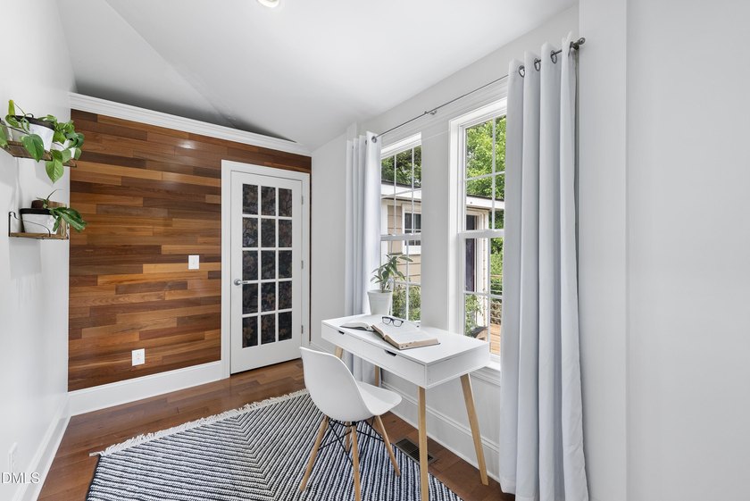 Enjoy low-maintenance living just steps from Historic Oakwood - photo 25